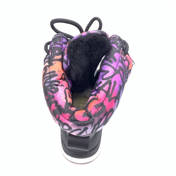 NIB UGG ADIRONDACK BOOT III GRAFFITI, Size: 6 - Picture 5 of 6